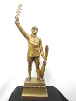 PILOT- PRZEDWOJENNA POLSKA STATUETKA 