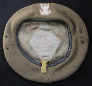 Beret do munduru polowo-służbowego słuchaczek Studium Wojskowego