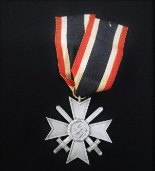 KVK NIEMIECKI KRZYŻ ZASŁUGI WOJENNEJ Z MIECZAMI 1939