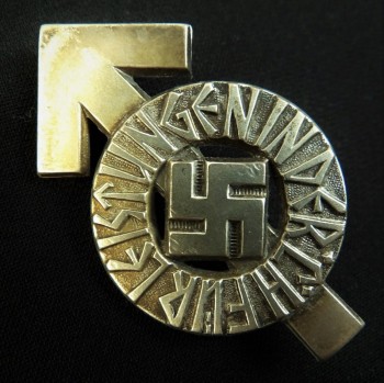 ODZNAKA SPRAWNOŚCIOWA HITLERJUGEND - SYGNOWANA 